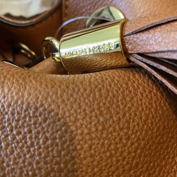 ***SALE*** MICHAEL KORS tote bag - Picture 2 of 6